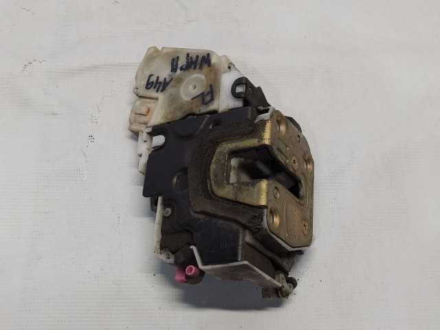 Замок двери NISSAN Primera 