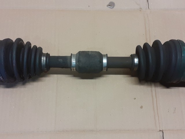 Привод короткий NISSAN Cube 