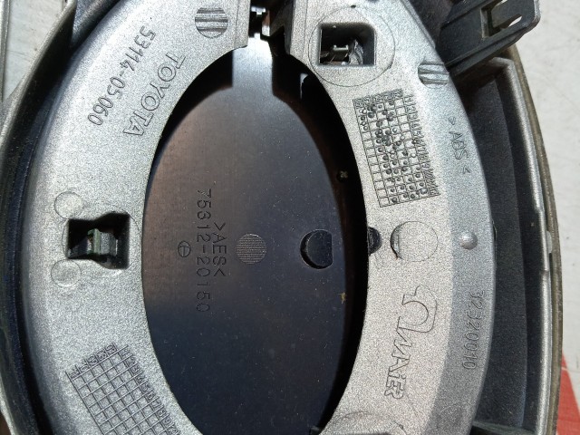 Решетка радиатора TOYOTA Avensis 