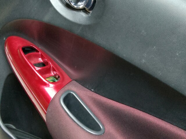 Дверь NISSAN Juke 