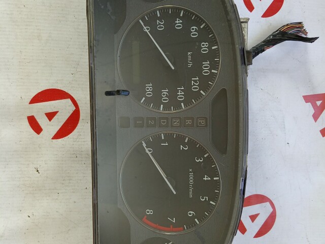 Щиток приборов NISSAN Gloria 