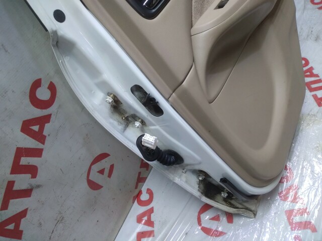 Дверь NISSAN Bluebird Sylphy 