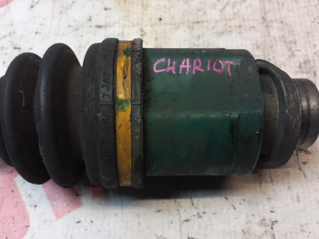 Привод короткий MITSUBISHI Chariot 