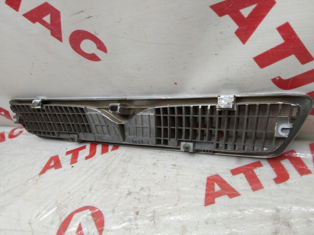 Решетка радиатора NISSAN Primera 