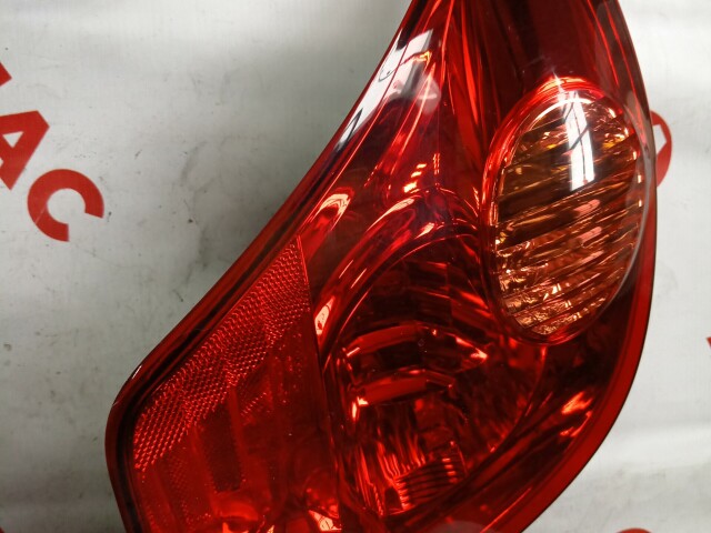 Стоп TOYOTA Ist 