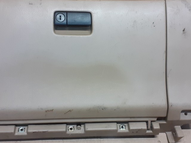 Бардачок NISSAN Primera 