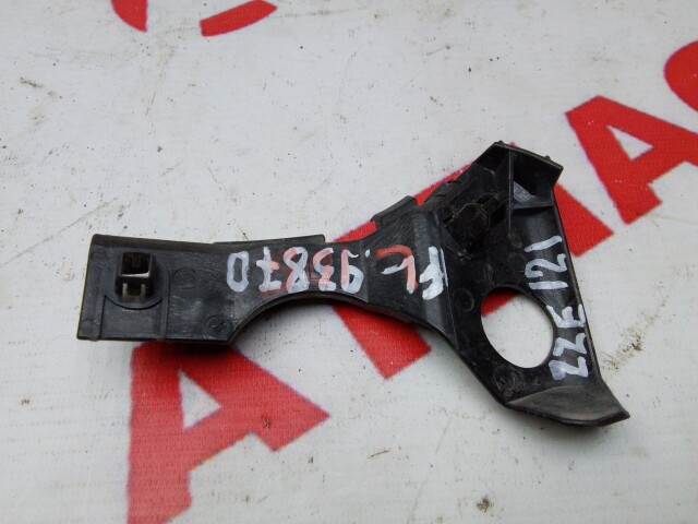 Крепление бампера TOYOTA Corolla 