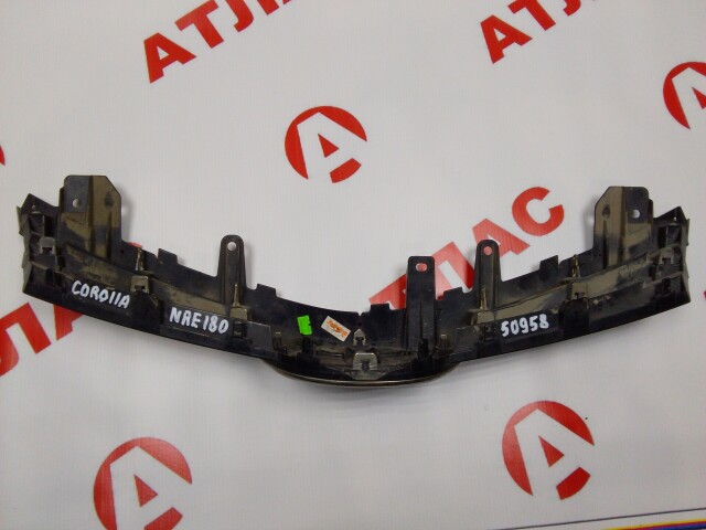 Решетка радиатора TOYOTA Corolla 