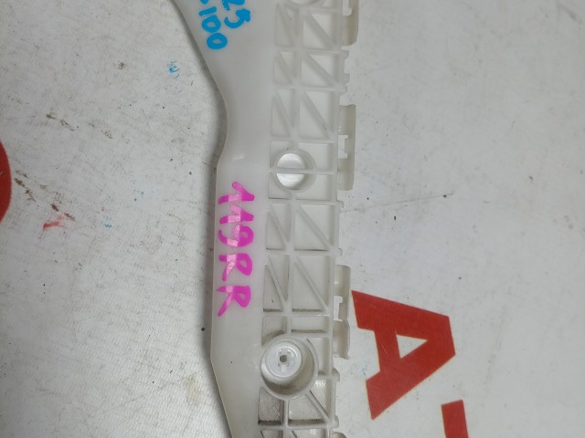 Крепление бампера TOYOTA Ractis 