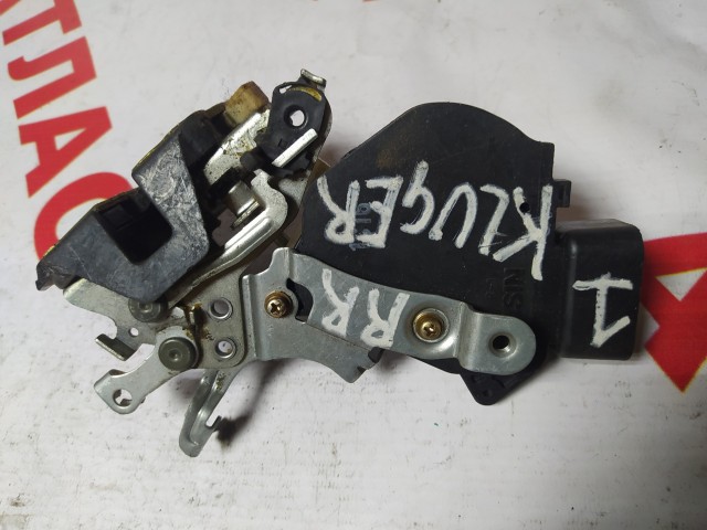 Замок двери TOYOTA Kluger 