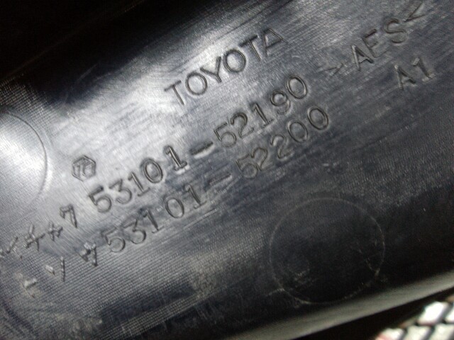 Решетка радиатора TOYOTA Ractis 