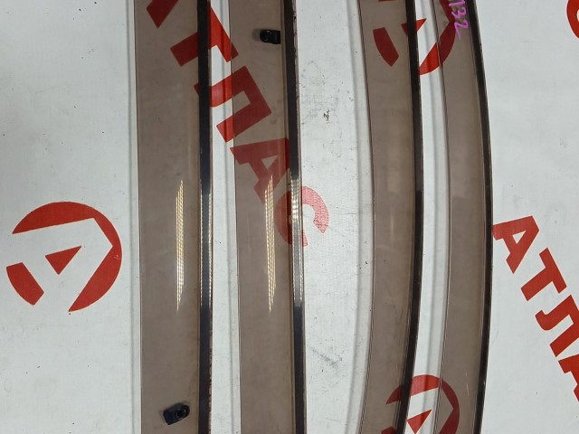 Ветровик TOYOTA Avensis 