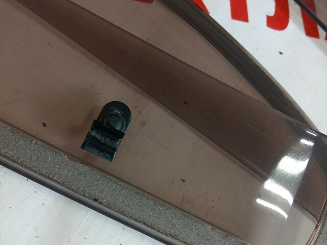 Ветровик TOYOTA Vitz 