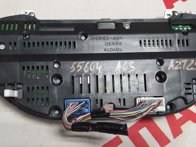 Щиток приборов TOYOTA Avensis 