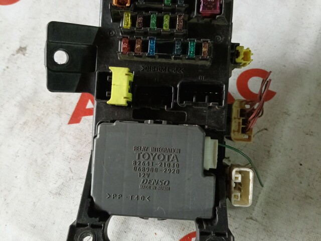 Блок предохранителей TOYOTA Corona Premio 