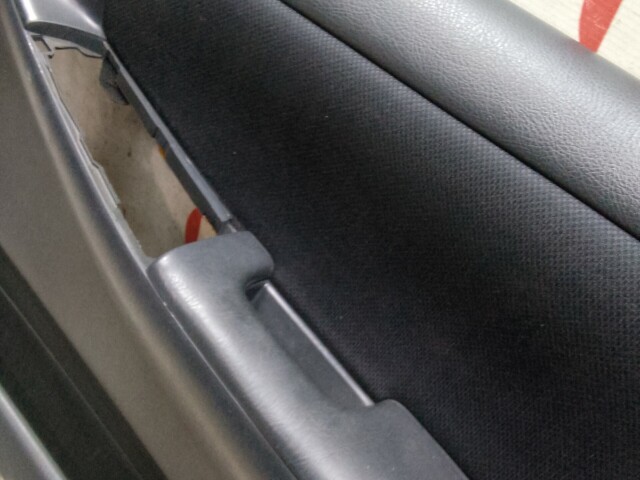 Обшивка двери TOYOTA Corolla Fielder 