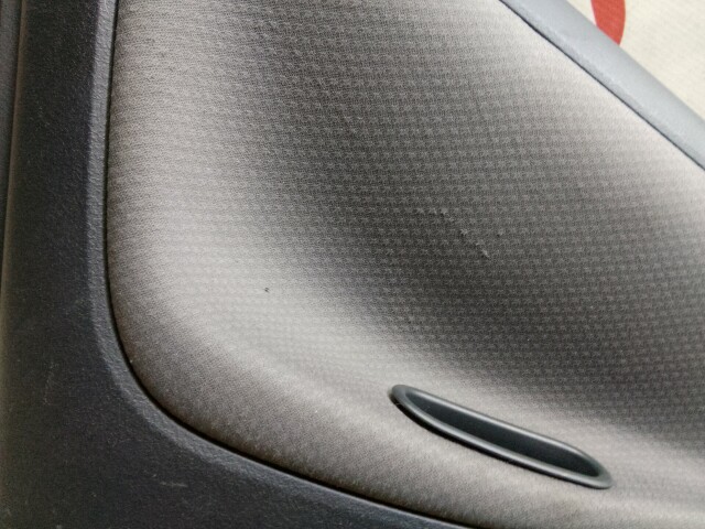 Обшивка двери TOYOTA Vitz 