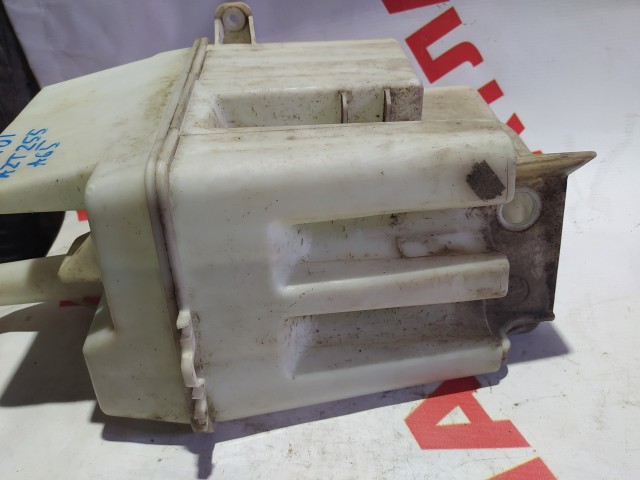 Бачок омывателя TOYOTA Avensis 