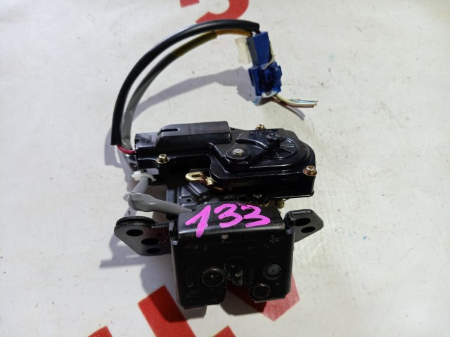 Замок багажника TOYOTA Avensis 