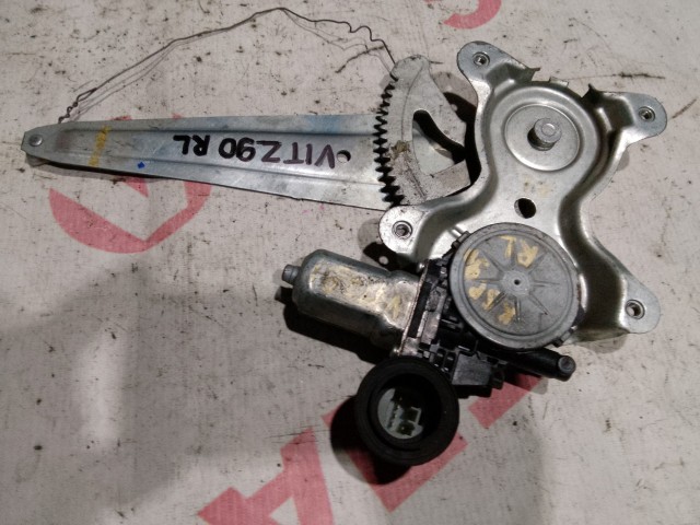 Стеклоподъемник TOYOTA Vitz 