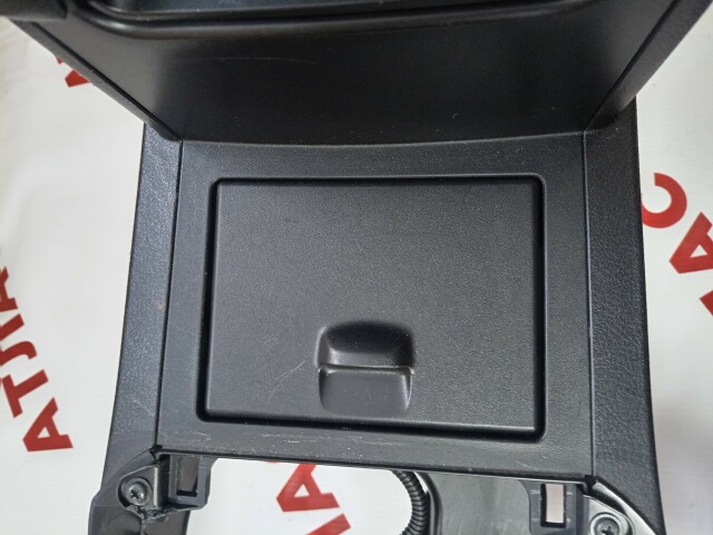 Подлокотник TOYOTA Camry 