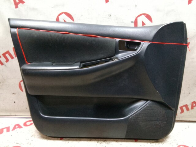 Обшивка двери TOYOTA Corolla 