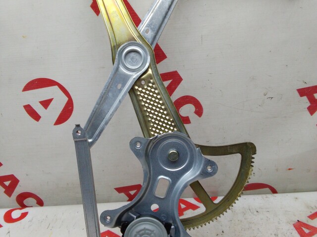 Стеклоподъемник TOYOTA Corolla Runx 