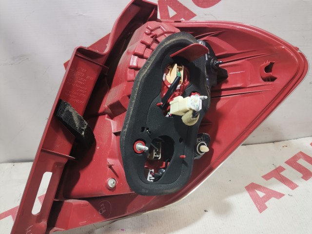 Стоп TOYOTA Ractis 