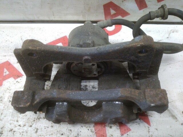 Суппорт TOYOTA Avensis 