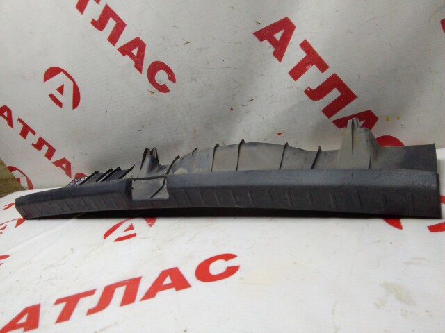 Накладка замка багажника TOYOTA Corolla 