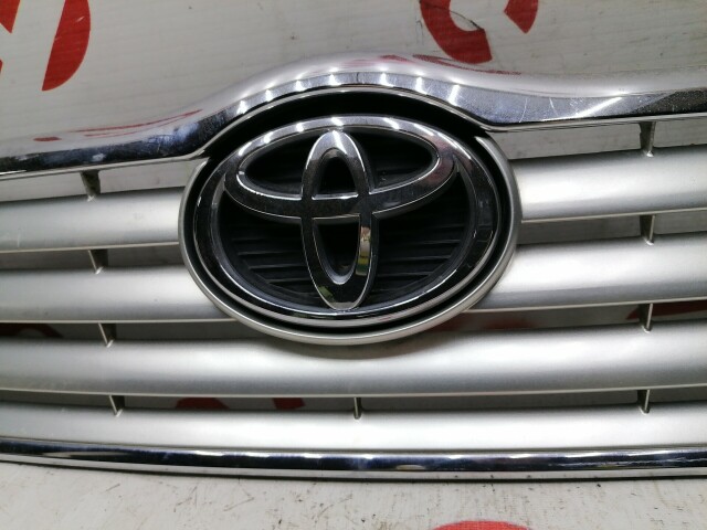 Решетка радиатора TOYOTA Avensis 