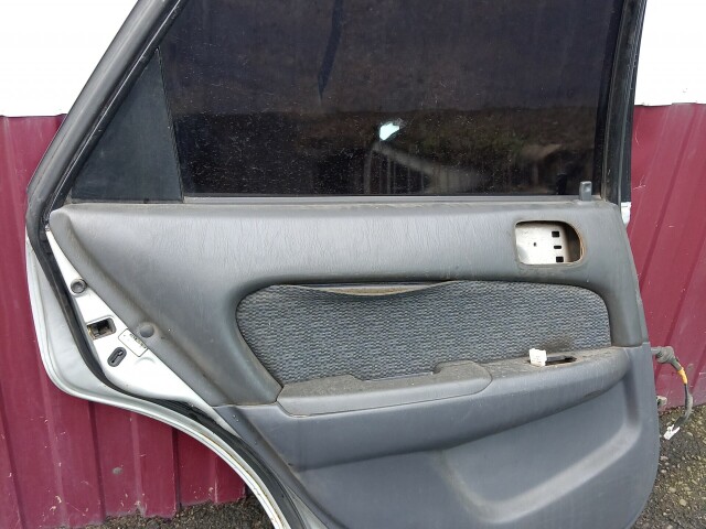 Дверь TOYOTA Sprinter 