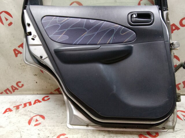 Дверь NISSAN Wingroad 