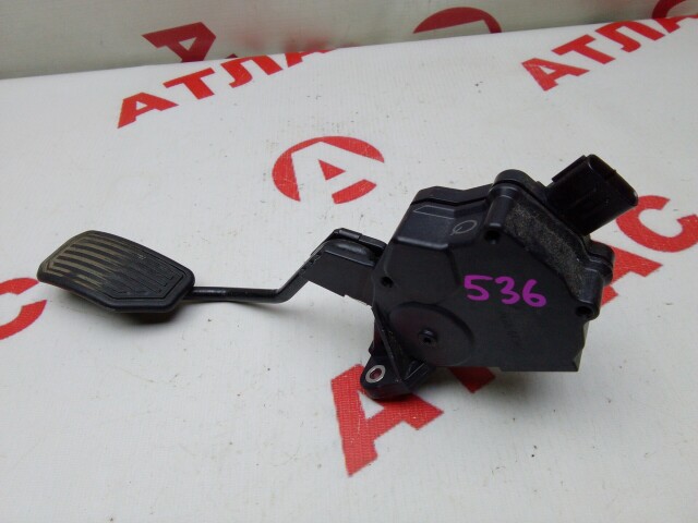 Педаль газа TOYOTA Corolla Axio 