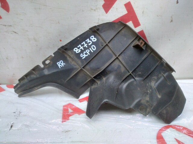 Подкрылок TOYOTA Vitz 