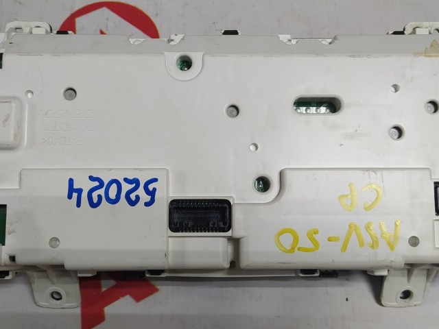 Щиток приборов TOYOTA Camry 