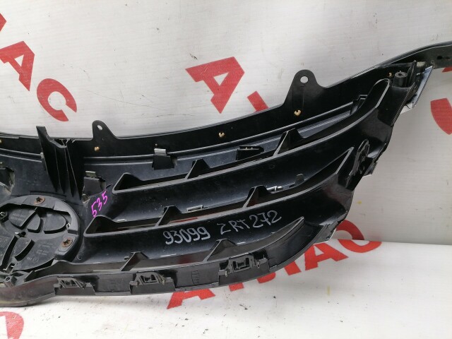 Решетка радиатора TOYOTA Avensis 