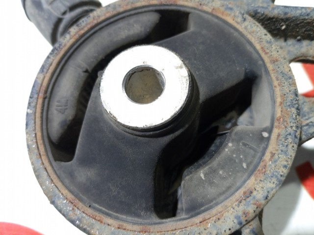 Подушка ДВС TOYOTA RAV4 3ZR-FAE