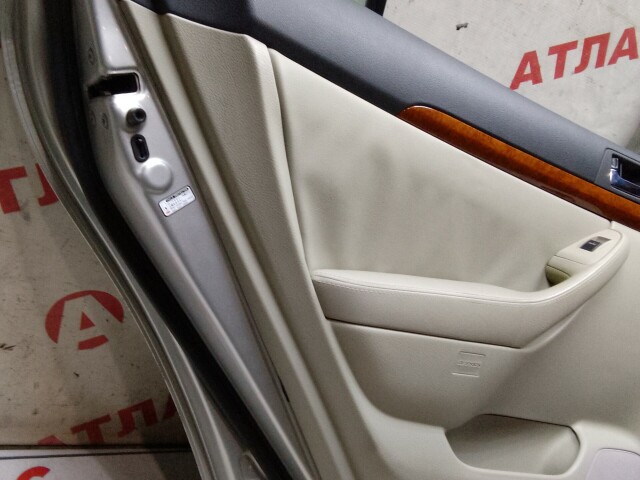 Дверь TOYOTA Avensis 