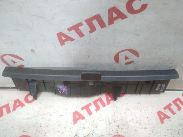 Накладка замка багажника TOYOTA Corolla 