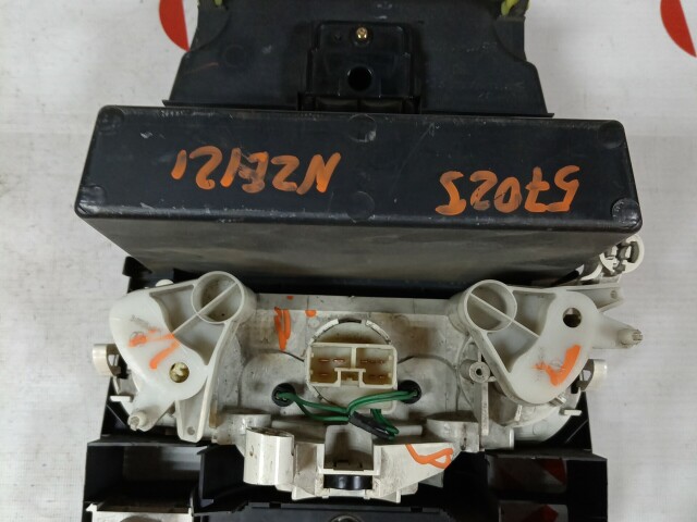 Блок управления печкой и кондиционером TOYOTA Corolla 