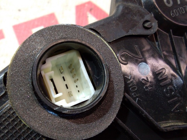 Замок двери TOYOTA RAV4 