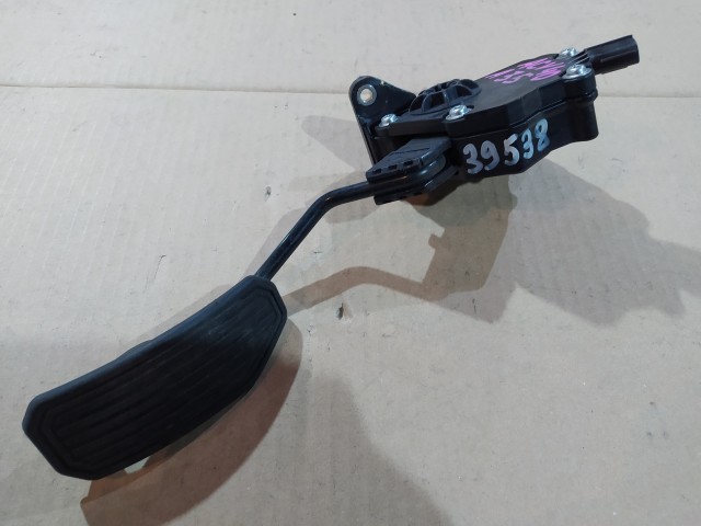 Педаль газа TOYOTA Camry 