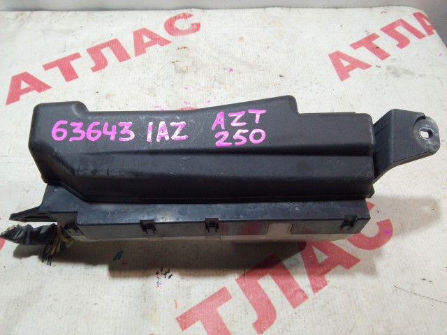 Блок предохранителей TOYOTA Avensis 1AZ-FSE