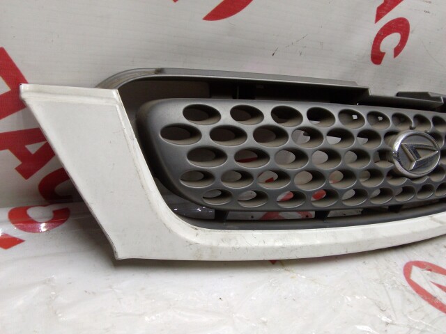 Решетка радиатора DAIHATSU Terios 