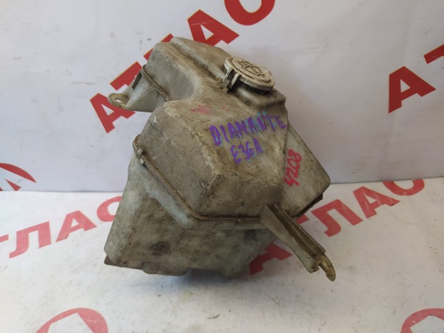 Бачок омывателя MITSUBISHI Diamante 