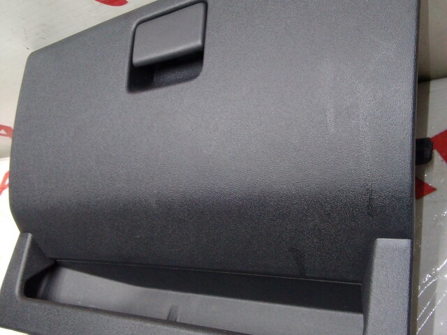 Бардачок TOYOTA Ist 