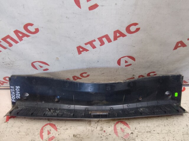 Накладка замка багажника FORD Focus II 