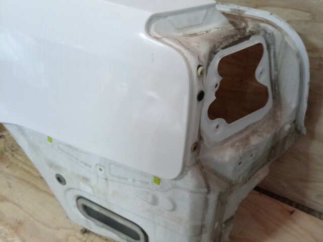 Крыло заднее TOYOTA Avensis 