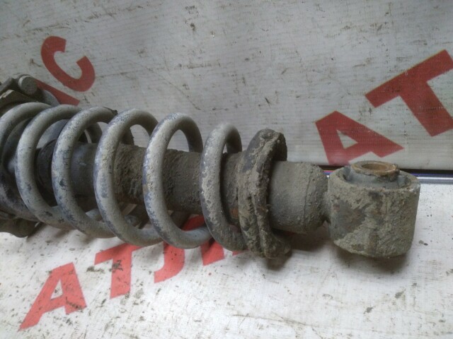 Стойка TOYOTA Avensis 